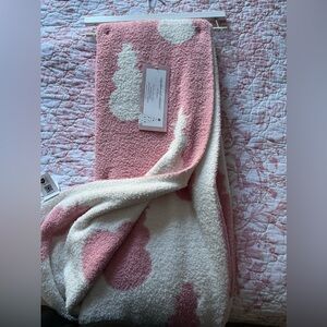 Cupcakes and cashmere reversible snowman throw